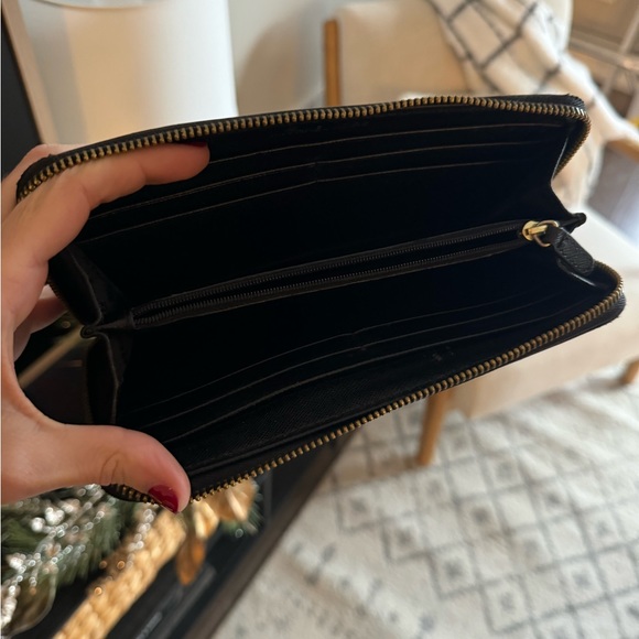 Michael Kors Women’s Wallet - Picture 2 of 3